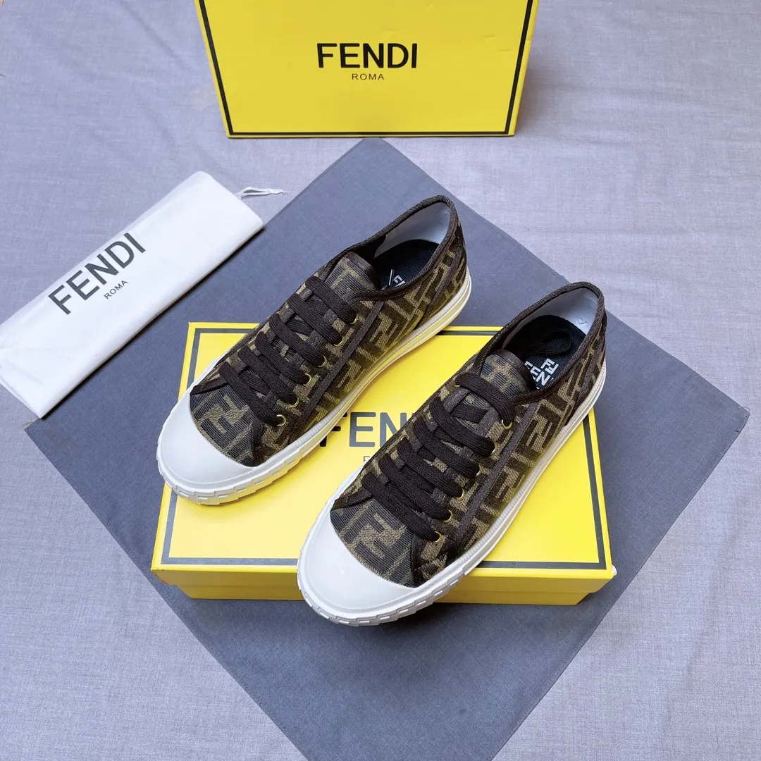 P380 men's shoes 💰Fendǐ Domino sneakers with jacquard FF pattern, embossed FF pattern on the toe, canvas upper, TPU customized outsole Size: 38-45 (customized for 45) No. 018